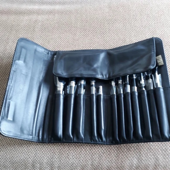 Professional Makeup Brush Set - Picture 4 of 5